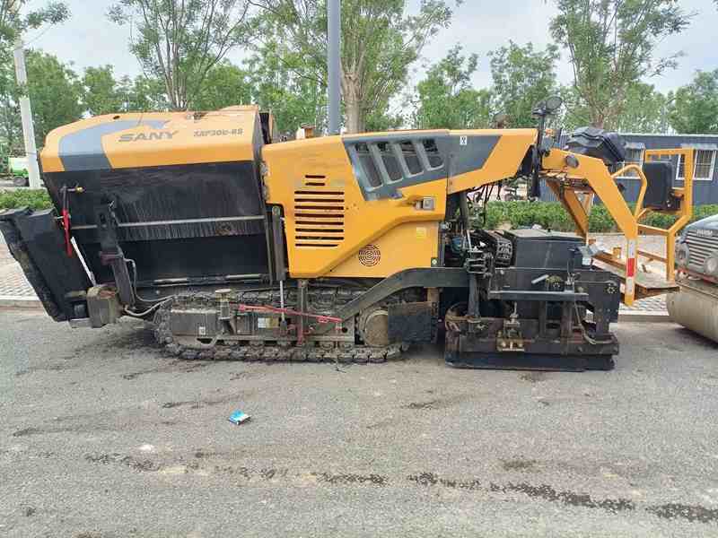 Подержанный асфальтоукладчик