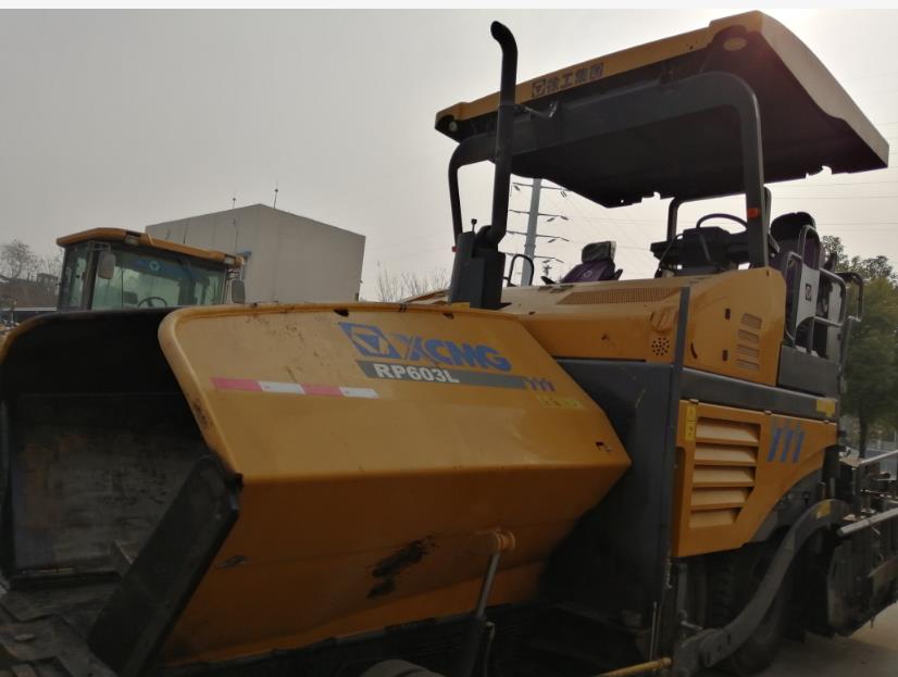 Б/у асфальтоукладчик SAP30C-8S, большая распродажа