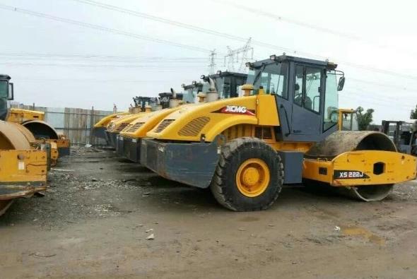Подержанный каток XCMG